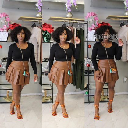 PLEATED SKORT (COGNAC)